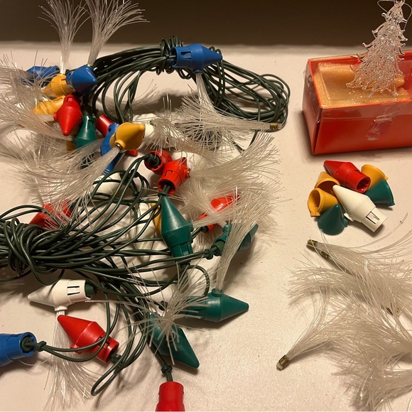 Vintage Christmas lights that work see pictures and a dainty glass Xmas ornament - Picture 7 of 11